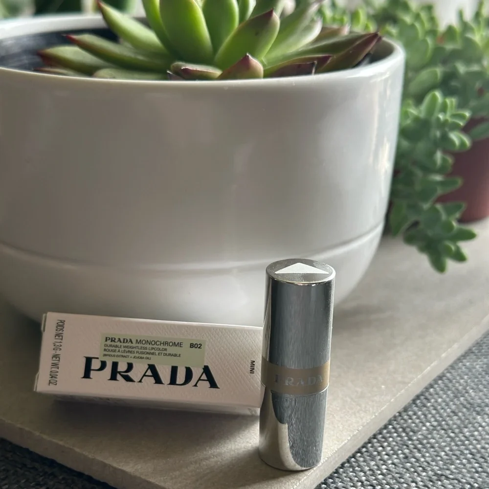 NEW Prada Monochrome Hyper Matte-B02 Quartz 1.3g - Mini/Sample Size